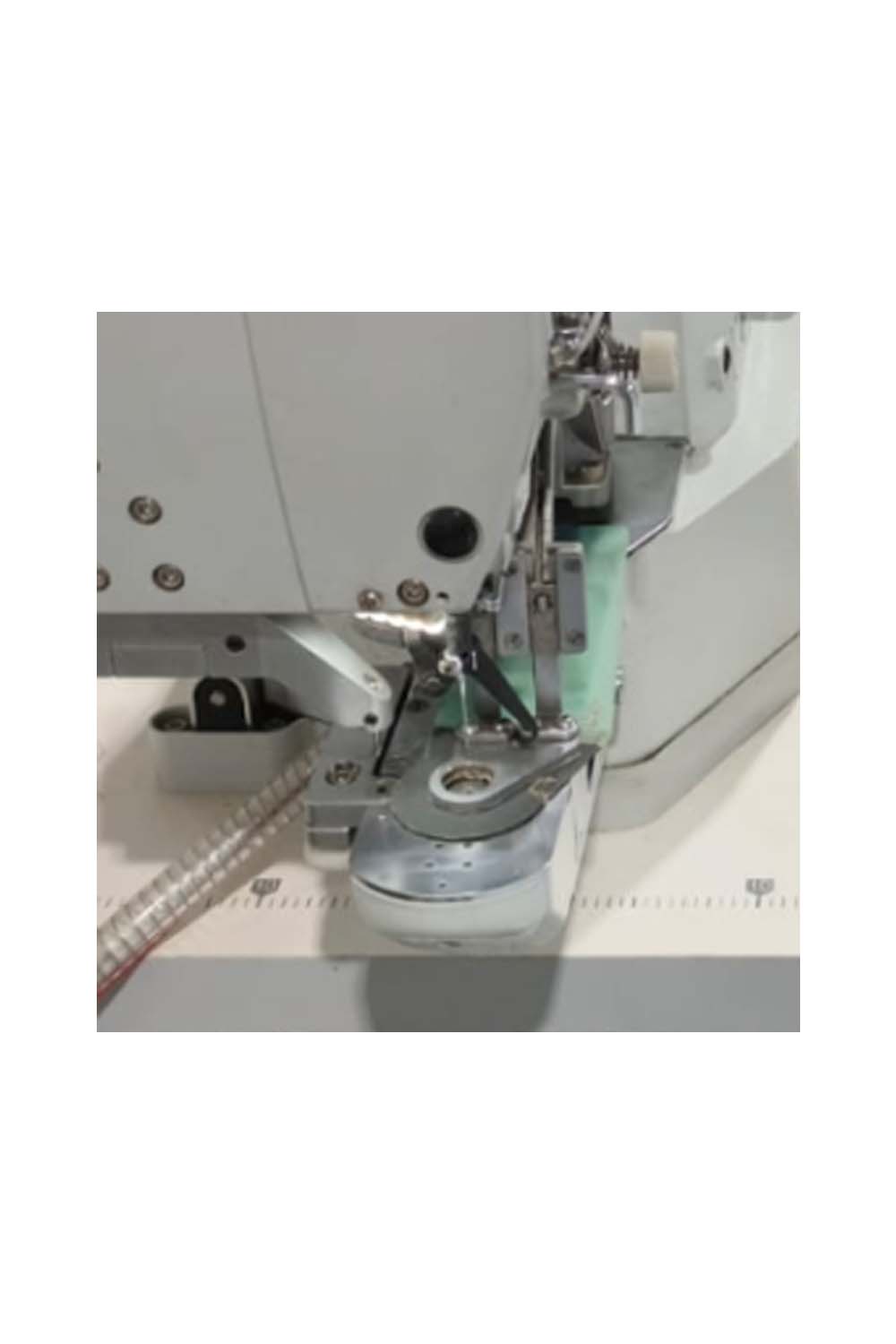 ELECTRONIC DIRECT-DRIVE PUNCHING & BAR TACKING MACHINE
