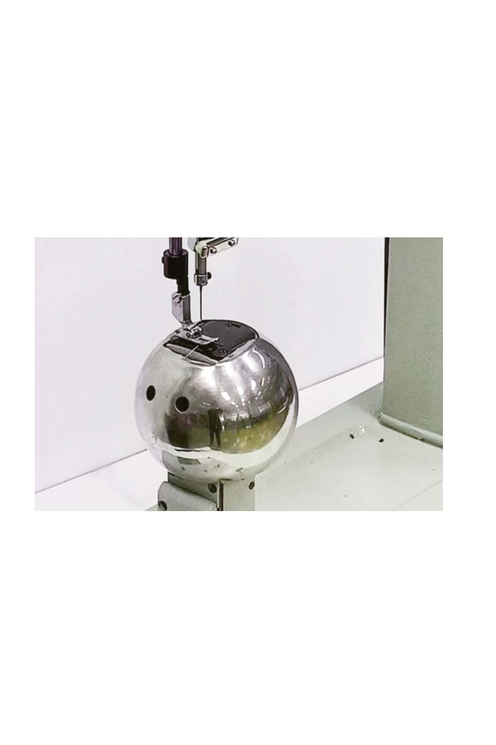 Bottom Feeding Post-Bed Lockstitch Sewing Machine